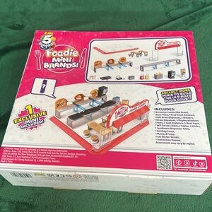 Foodie Mini Brands 31 pc Mini food court